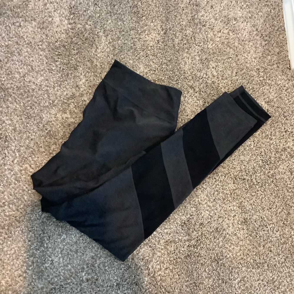 Z by Zella Leggings Dark Gray Black Stripe